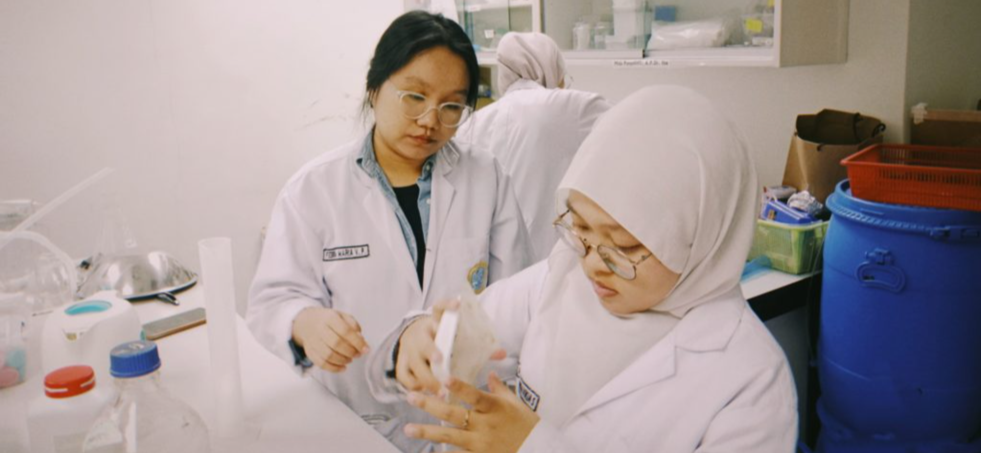 UNAIR students conduct fieldwork at UPM