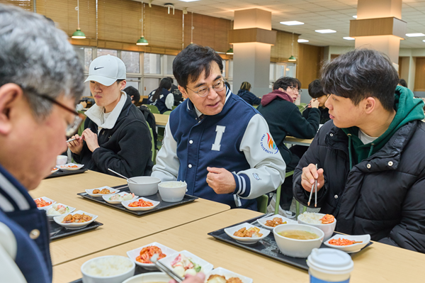 Alumni Boost $1 Breakfast with Rice Donation