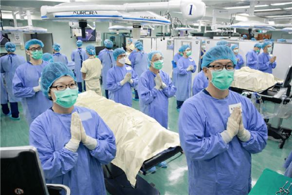 Inha Med Students Honor ‘Silent Mentors’