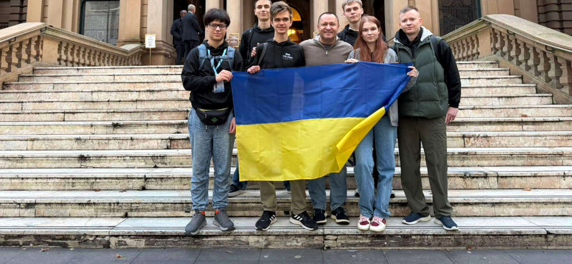 KPI condemns decision to admit russian team