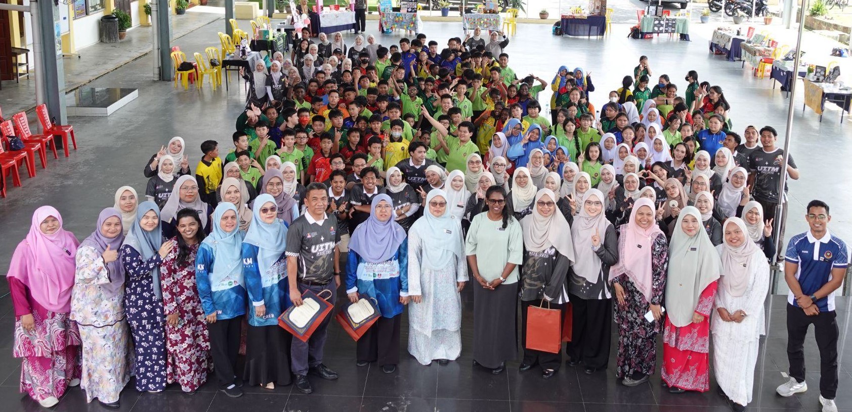 ECO PRODUCT INNOVATION: UiTM WITH COMMUNITY